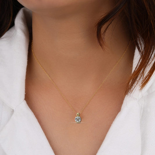 Stylish Round Half Bezel Pendant